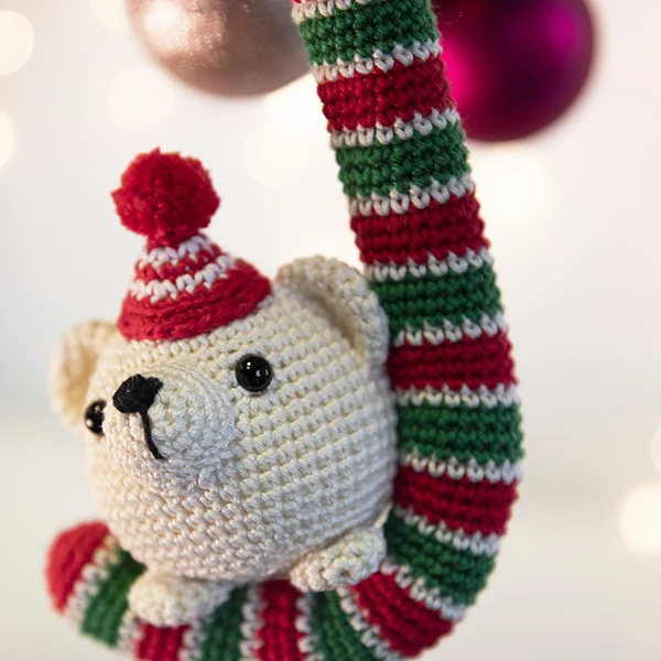 Häkelpaket für einen Weihnachtsanhänger „Bär“