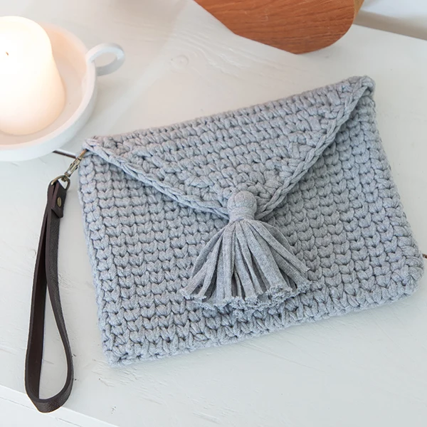 Häkelanleitung „RibbonXL“ – Clutch im Strick-Look (digital)