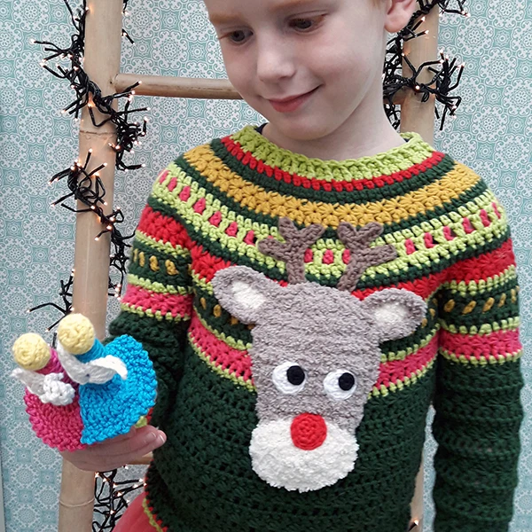 Häkelanleitung für Weihnachtspullover, Mütze und Schal
