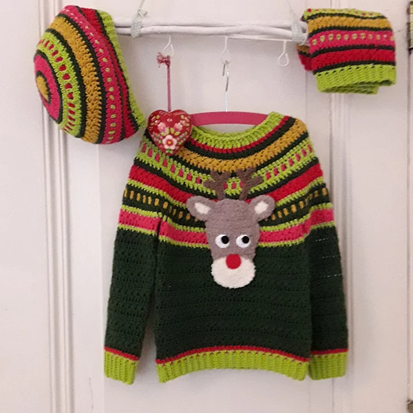 Häkelanleitung für Weihnachtspullover, Mütze und Schal