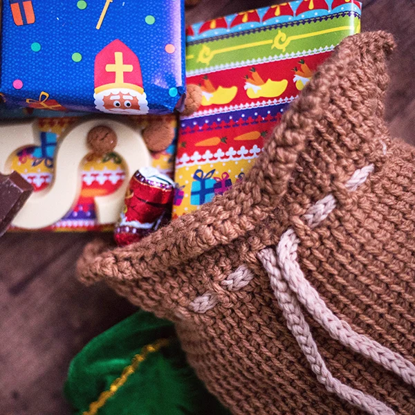 Häkelanleitung „Nikolaus-Geschenktüte“ (digital)