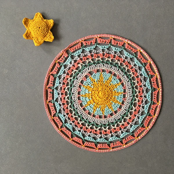 Häkelanleitung „Here comes the Sun Mandala“ (digital)