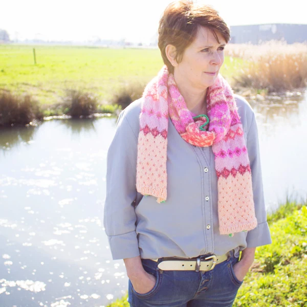 Strickanleitung für den „Charming Fair Isle“-Schal