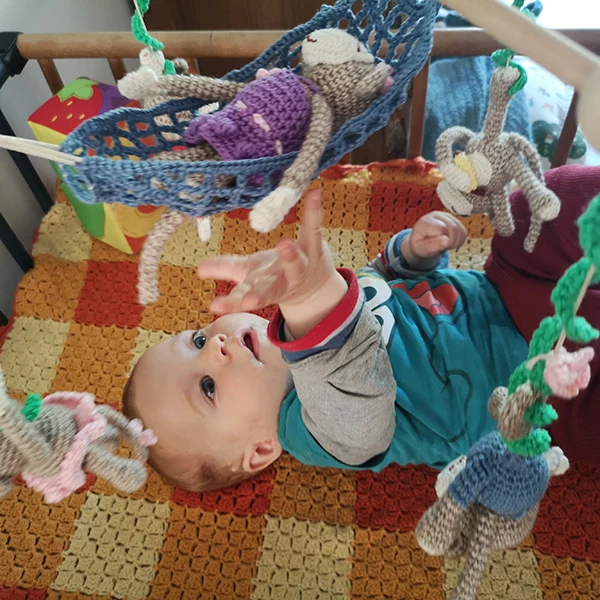 Häkelanleitung „Monkey Madness“ – Baby-Mobile (digital)
