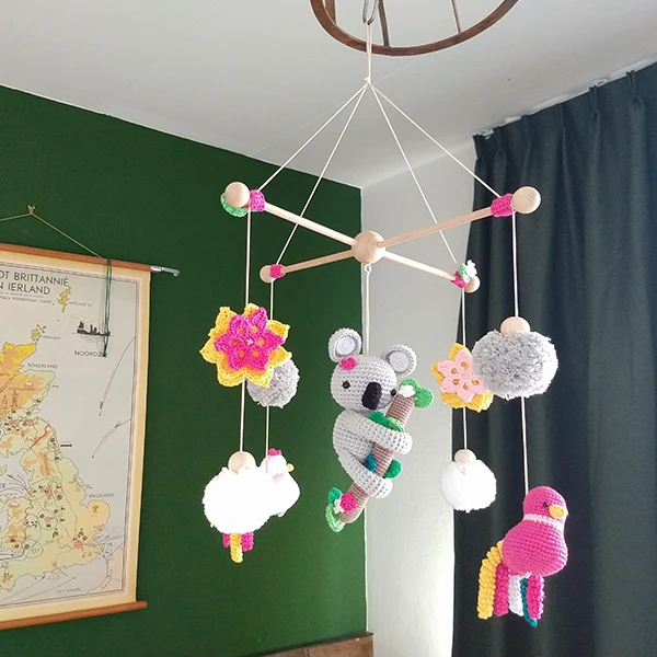 Häkelanleitung für ein Paradiesvogel-Baby-Mobile