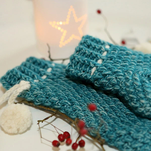 Häkelanleitung für flauschige Winterfäustlinge