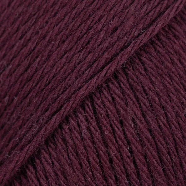 DROPS Magic Uni Colour 82 Dunkle Traube