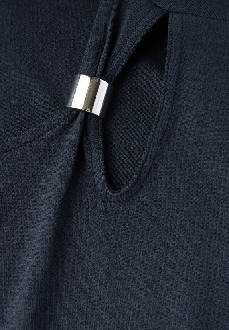 Top mit Cut-Out und Detail