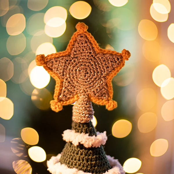Weihnachtsdorf-Etagere – AdventCAL-Häkelpaket