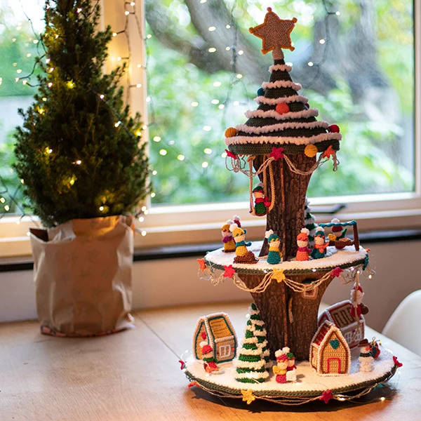 Weihnachtsdorf-Etagere – AdventCAL-Häkelpaket