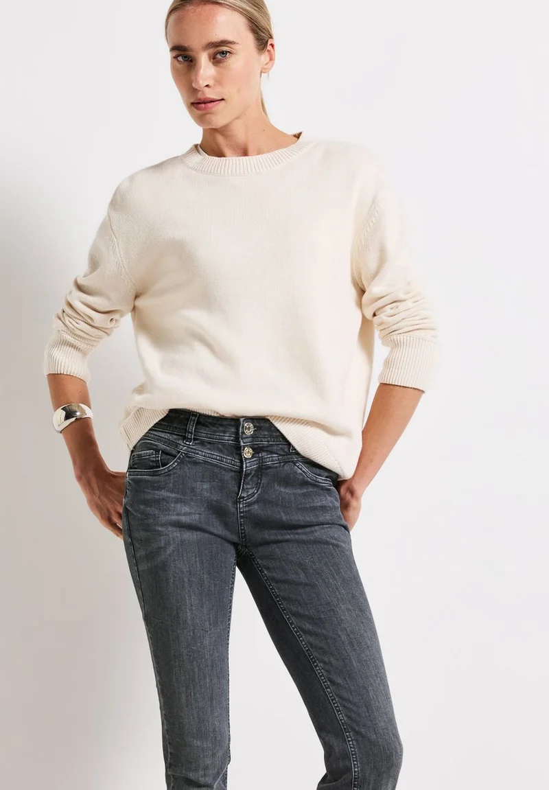 Casual Fit Jeans
