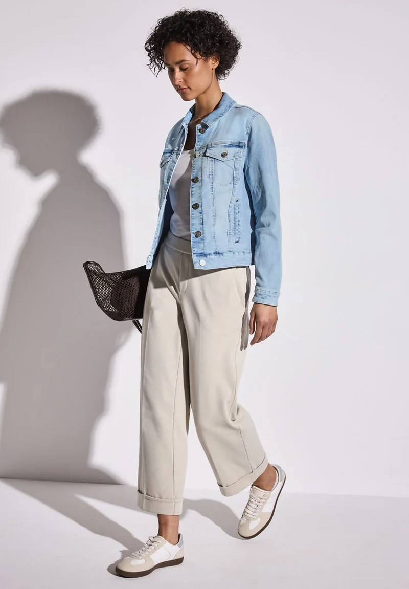 Jeansjacke im Bleached-Look