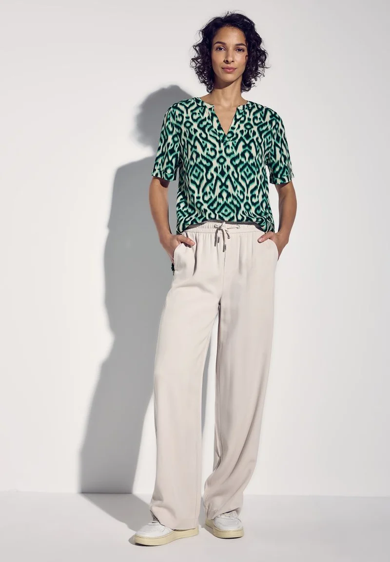 Gemusterte Bluse