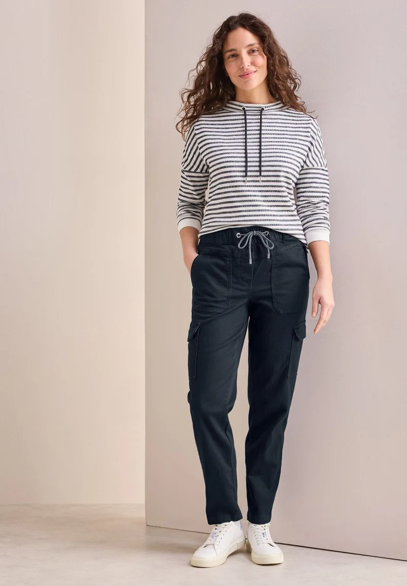 Cargo-Hose im Washed-Look