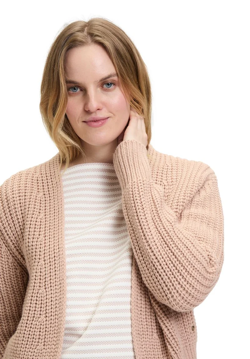 Grobstrickjacke