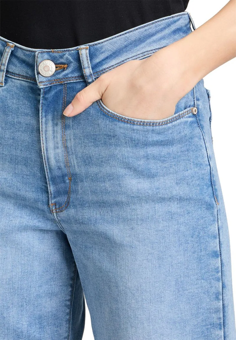 High Waisted-Jeans