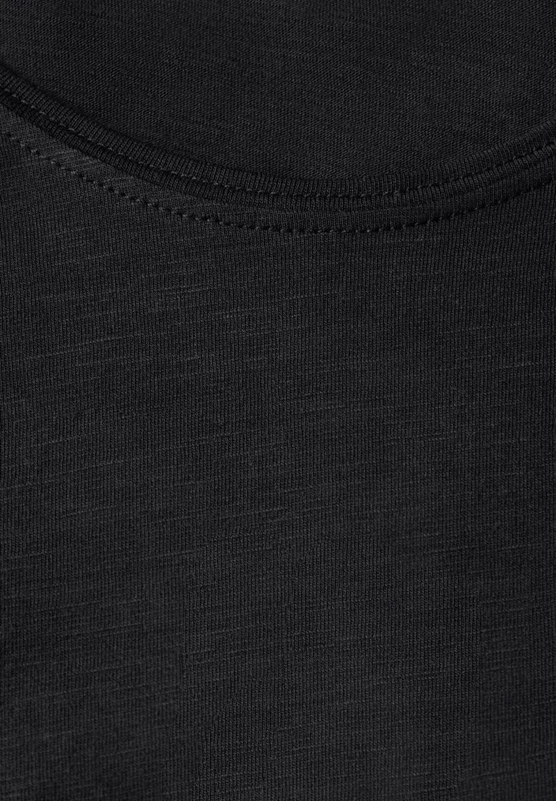 Basic T-Shirt in Unifarbe