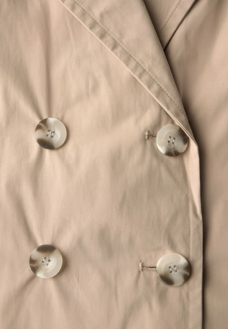Doppelreihiger Trenchcoat