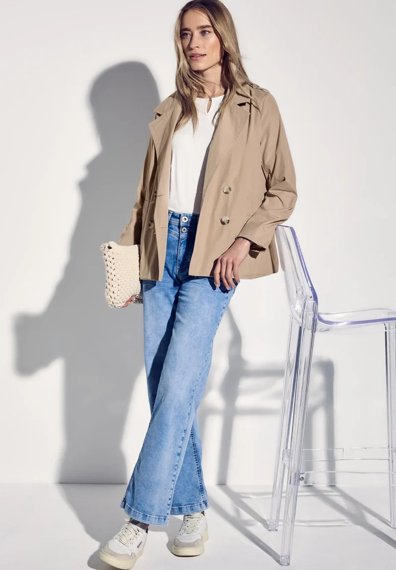 Doppelreihiger Trenchcoat