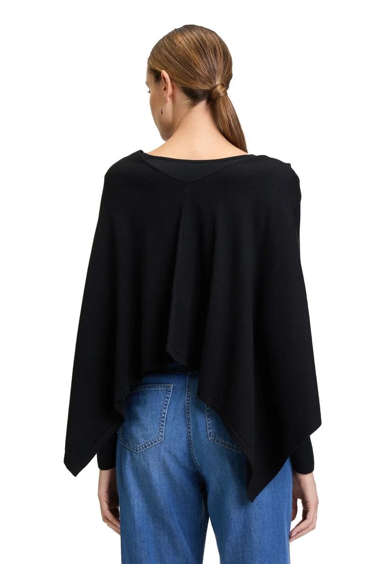 Strick-Poncho