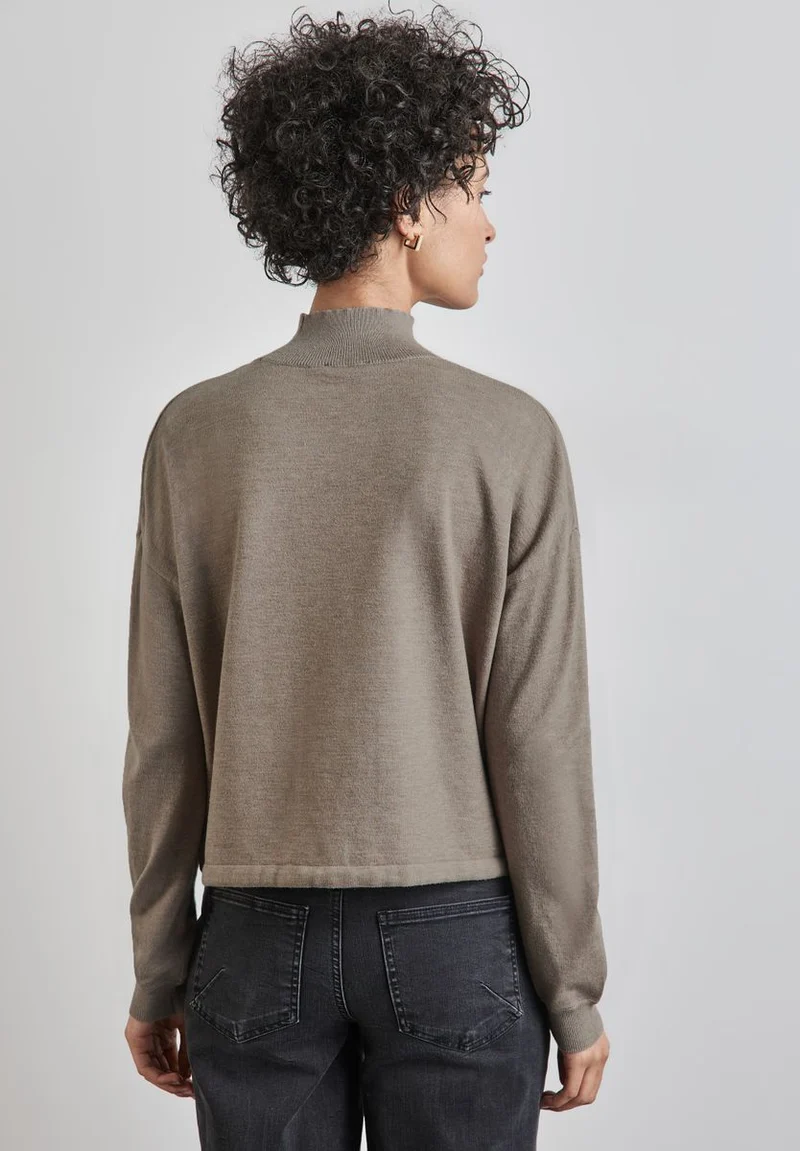 Kurzer Turtleneck-Sweater