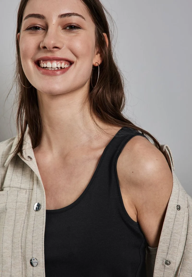 Basic Top in Unifarbe