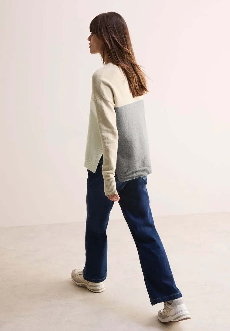 Colorblock Pullover