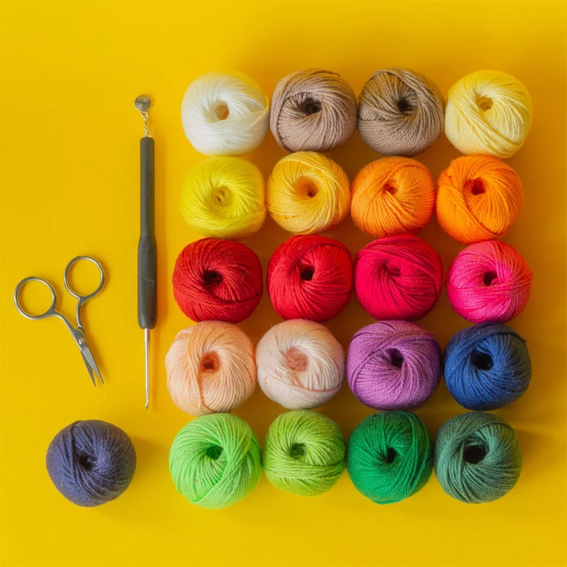 Yarn and Colors Must-have Minis 010 Vanilla