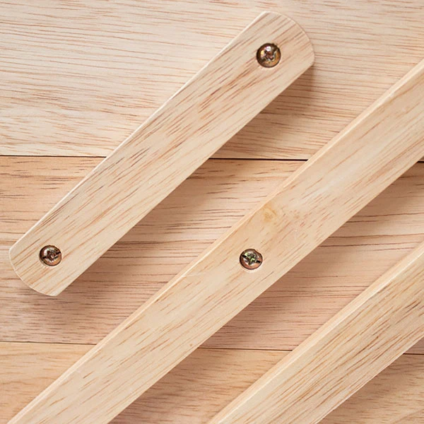 Nähkorb aus Holz, hell