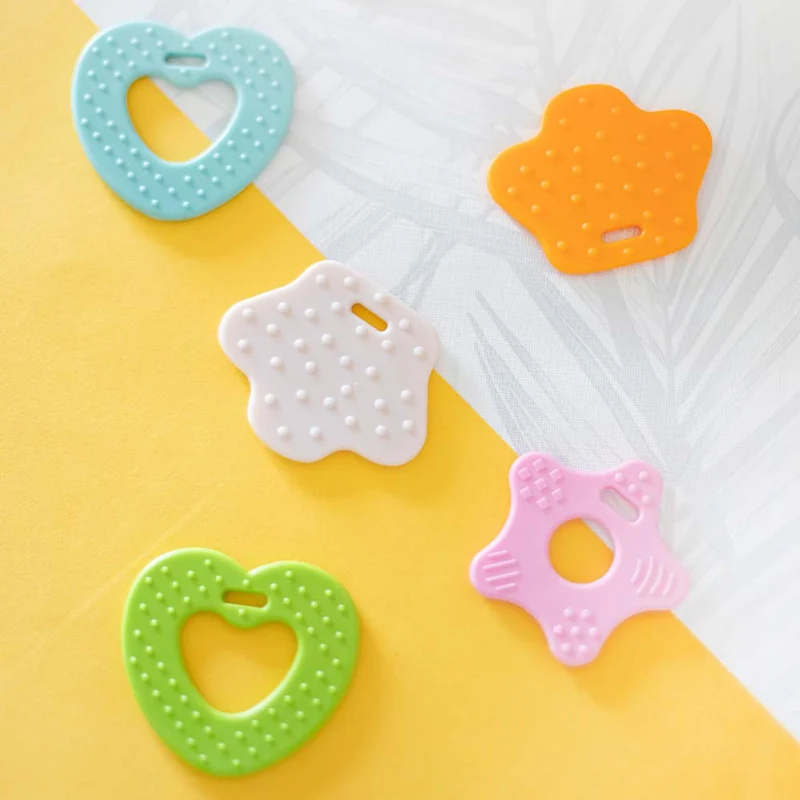 Robuster Beißring „Blume mit Noppen“ 725 Pink