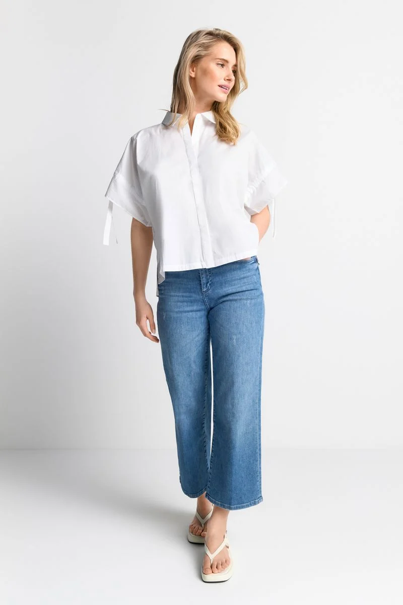 blouse with details sustainable
