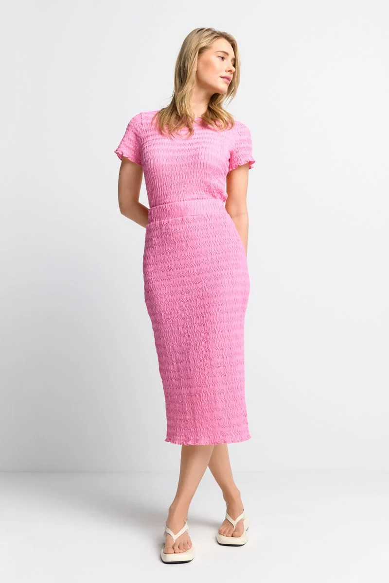 Crinkled pencil skirt