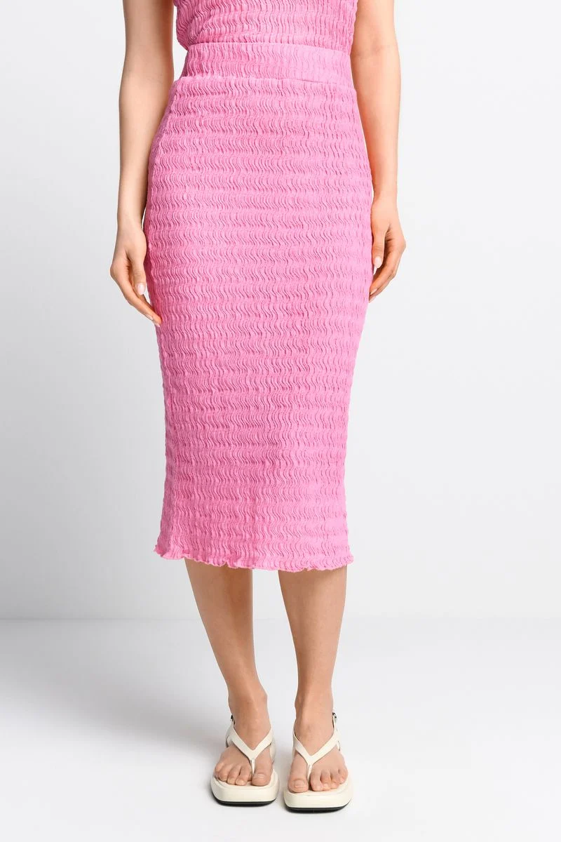 Crinkled pencil skirt