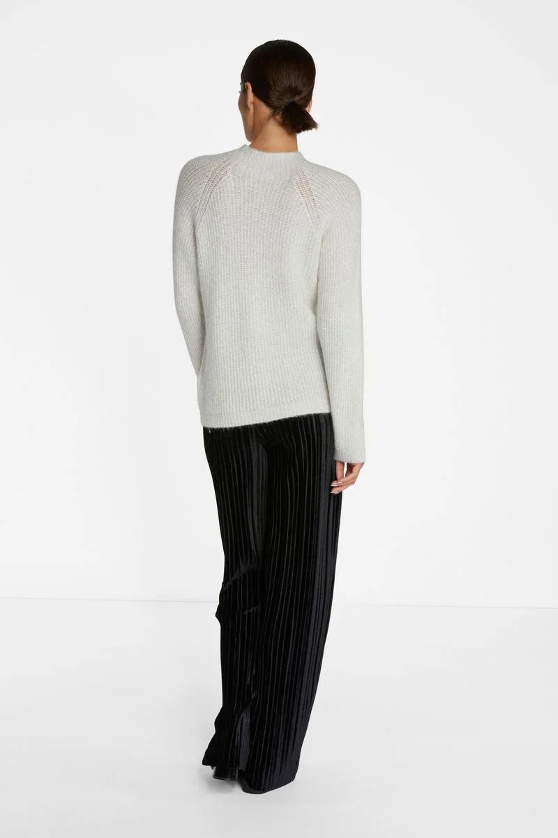 Seamless rib mock neck