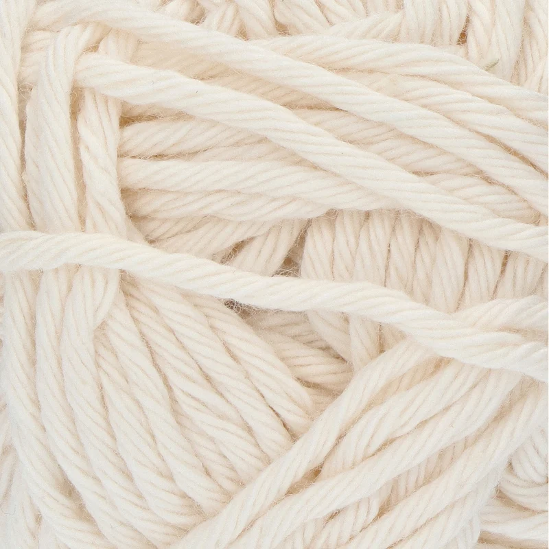 Yarn and Colors Epic 002 Creme