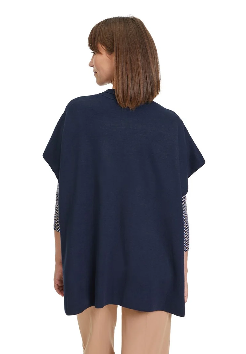 Strick-Cape