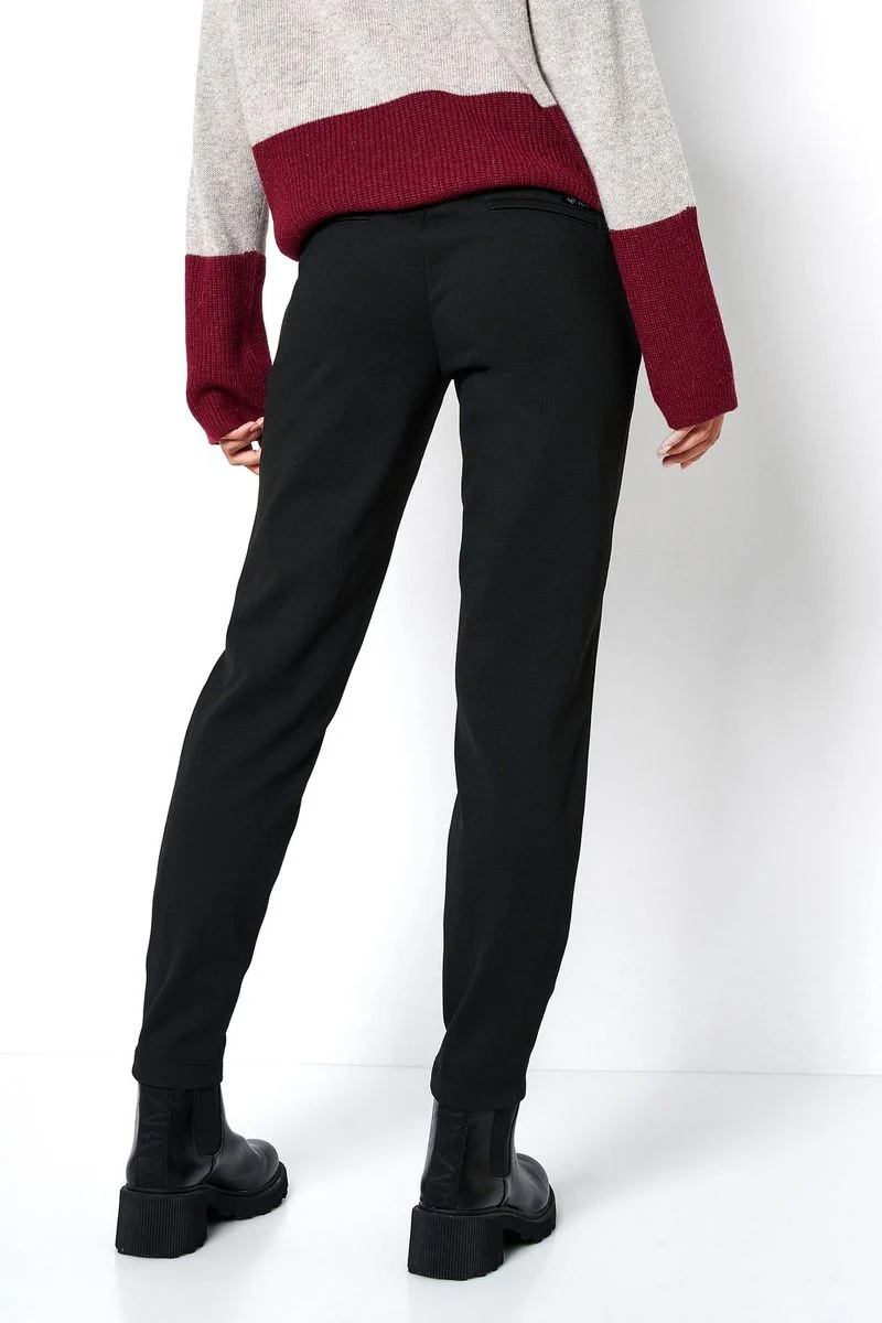 Sue Modern Chic