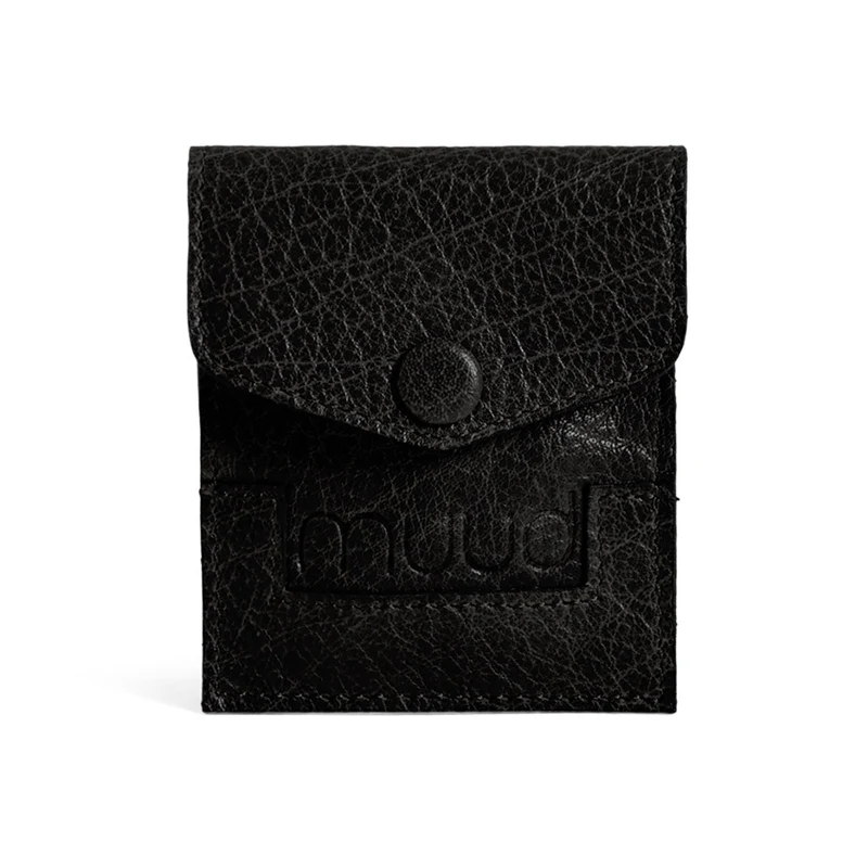 MUUD Bergen Black – Handgefertigtes Lederetui für Handarbeitszubehör, 9,5 x 8 cm