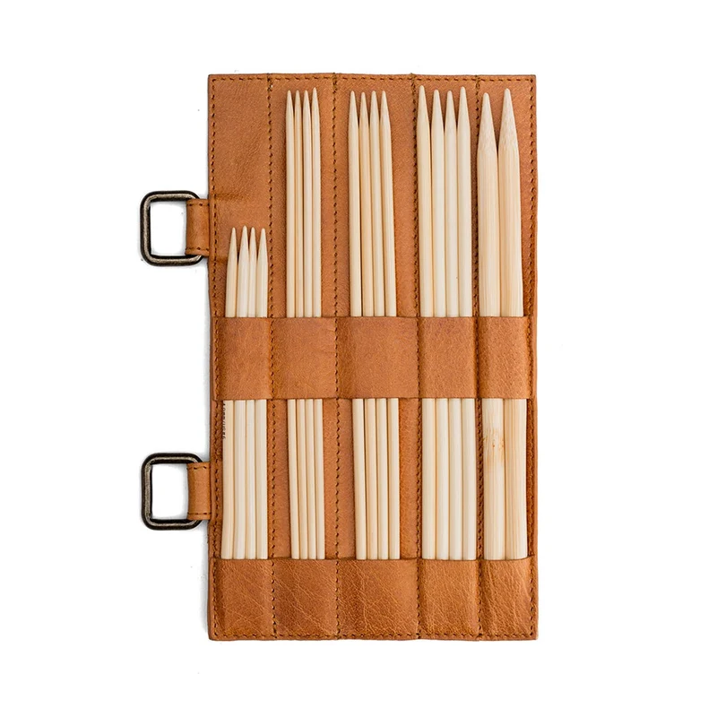 MUUD Carita C Whisky – Handgefertigte Ledereinlage 14 x 21 cm für Rundstricknadeln