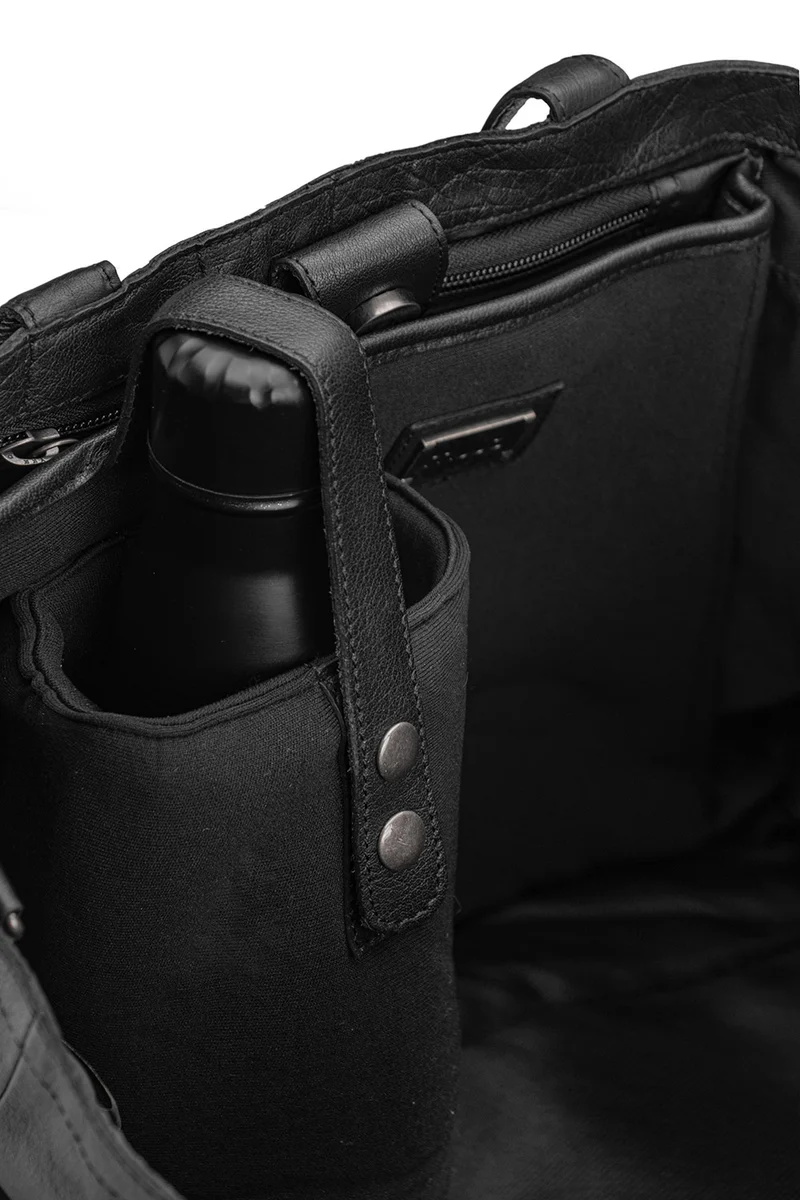 MUUD Hiba Black – Handgefertigte Ledertasche mit Staufächern, 27 x 29 cm