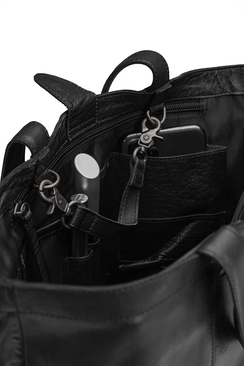 MUUD Hiba Black – Handgefertigte Ledertasche mit Staufächern, 27 x 29 cm