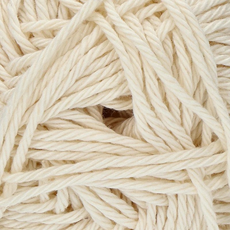 Yarn and Colors Must-have 002 Creme