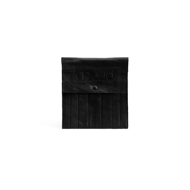 MUUD Oslo Black – Handgefertigtes Lederetui für Sockennadeln und austauschbare Stricknadeln, 22 x 19 cm