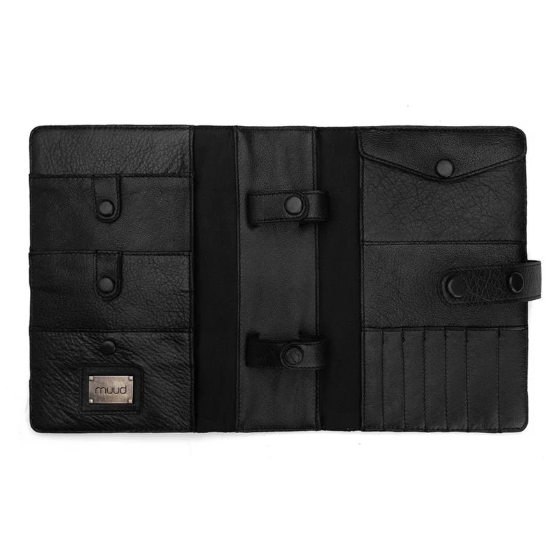 MUUD Carita Black – Handgefertigtes Lederetui 15 x 22 x 6 cm