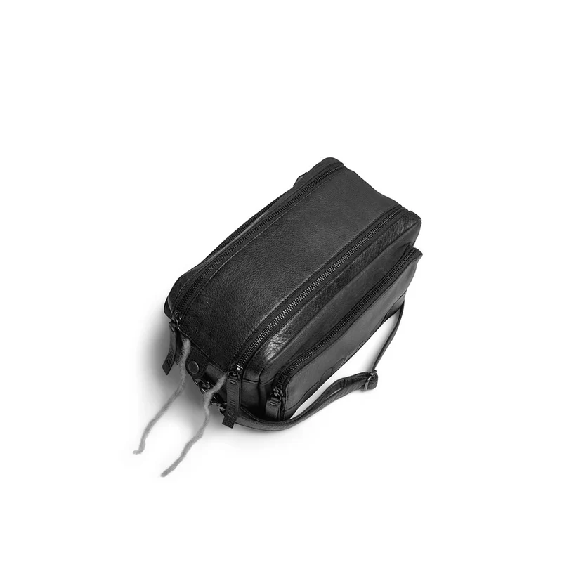MUUD Stavanger Black – Handgefertigte Leder-Umhängetasche 16 x 26 cm