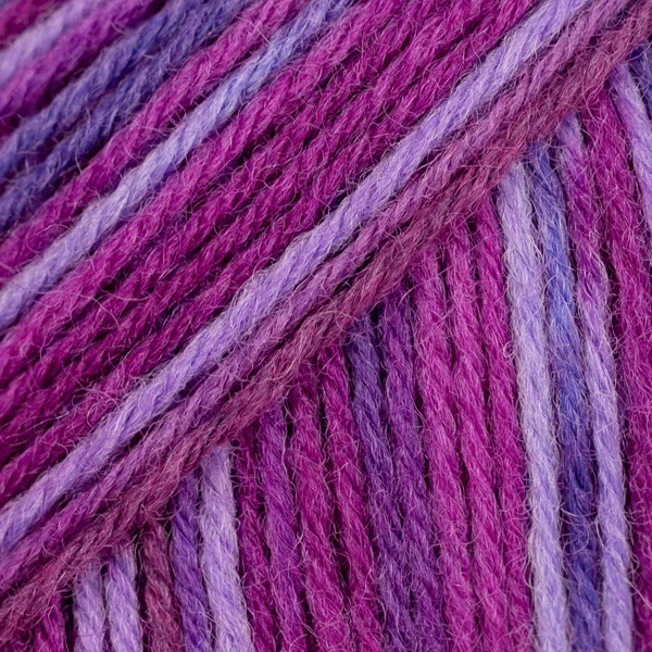DROPS Fabel Print 330 Berry Dreams