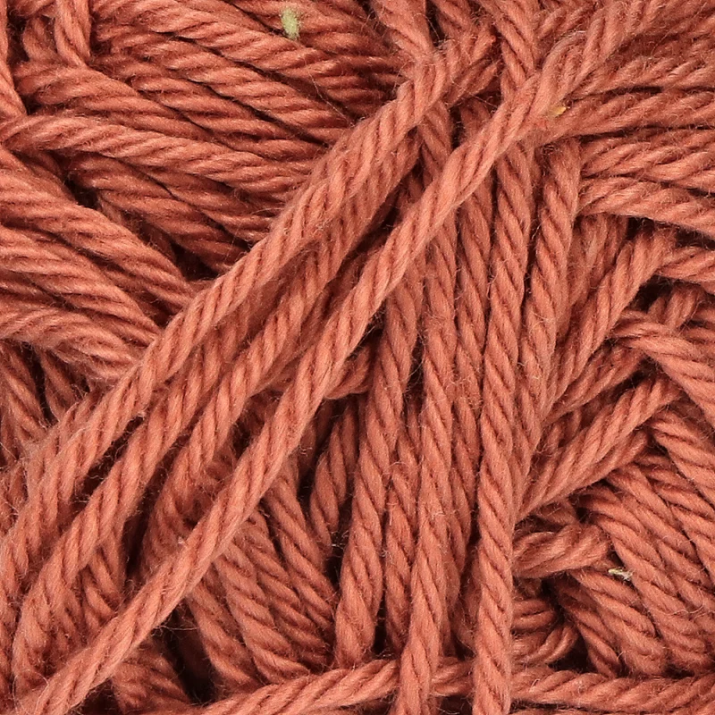 Yarn and Colors Must-have 110 Karamell