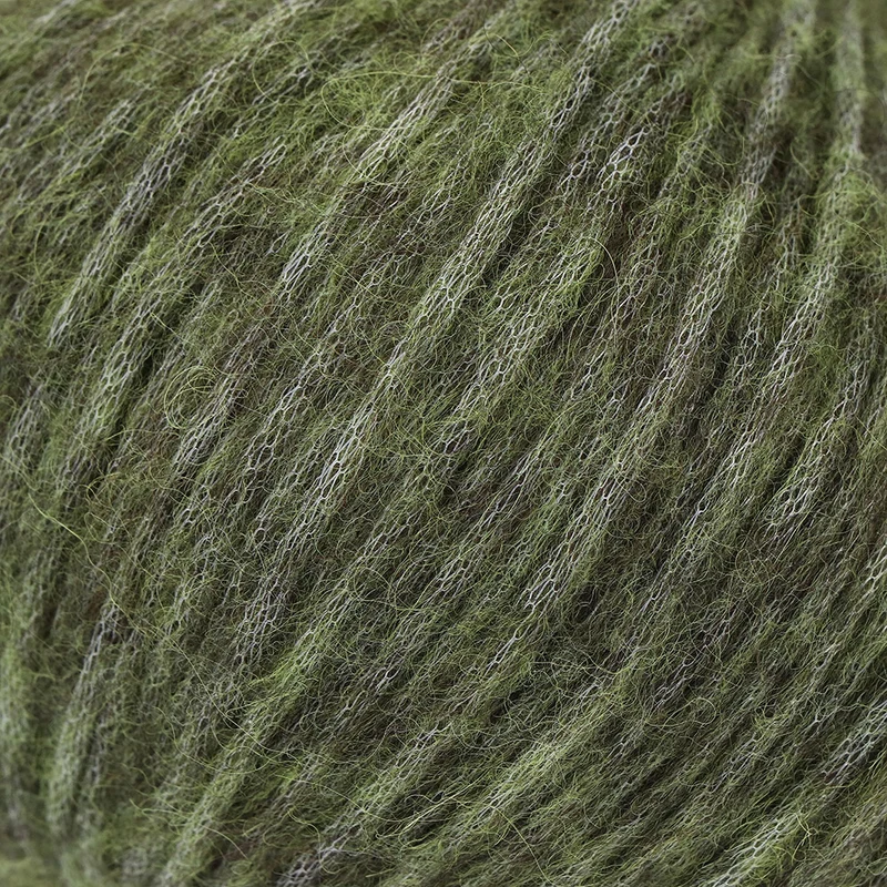 DROPS Air Uni Colour 046 Dunkeloliv