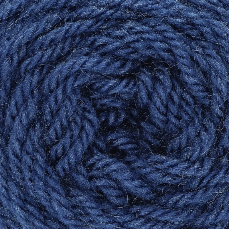 Yarn and Colors Amazing 060 Marineblau